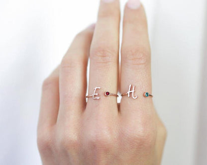 Edler Sterling-Silber Ring mit modischem Geburtsstein und anpassbarem Buchstabendesign